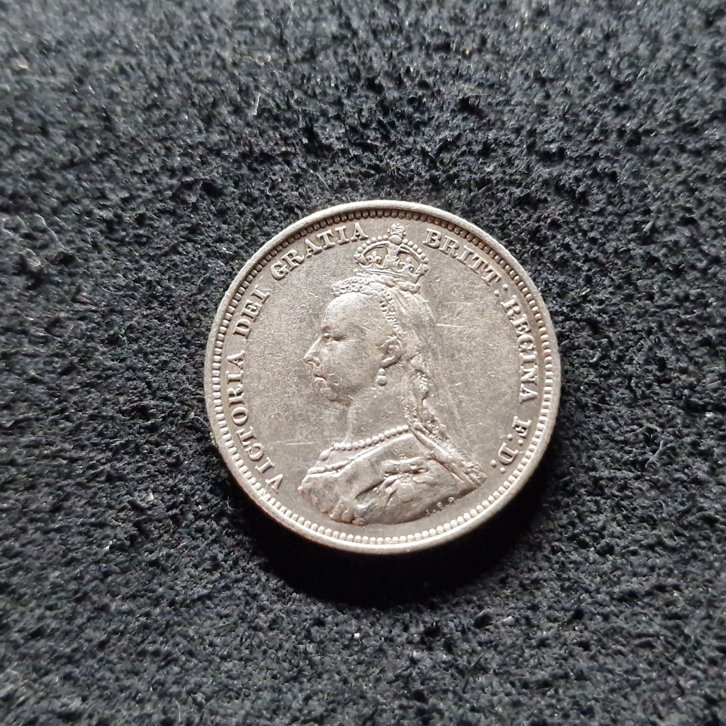 Queen Victoria - Silver Sixpence 1887